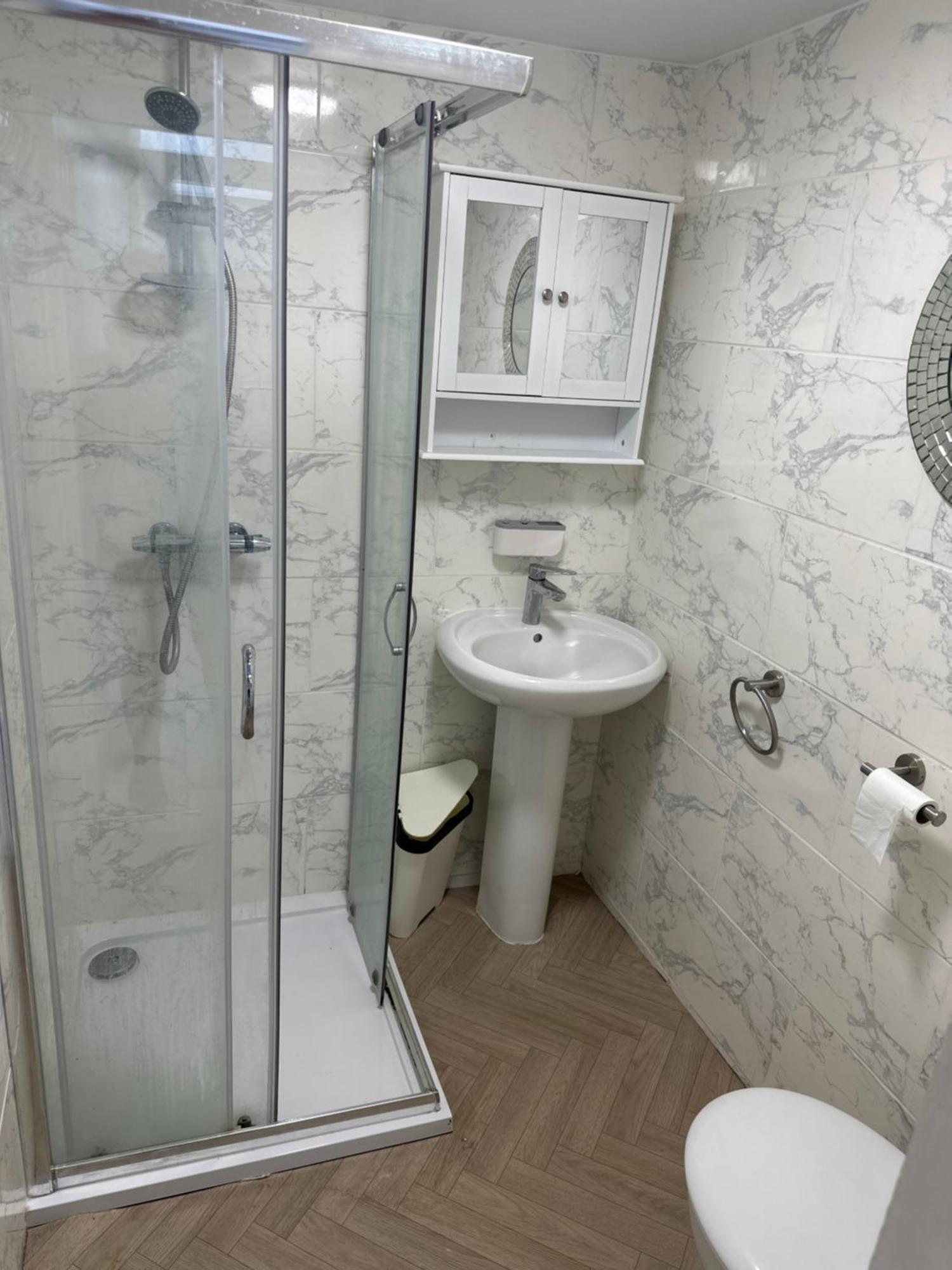 Hotel Barrs Court Beds Warmley Esterno foto