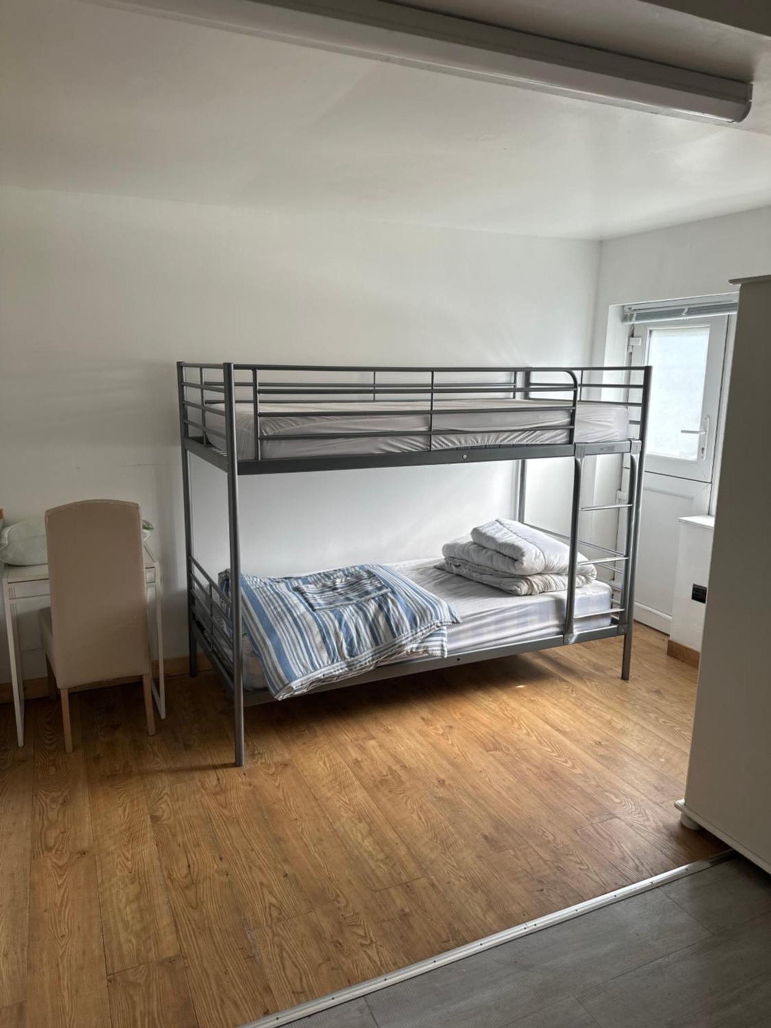 Hotel Barrs Court Beds Warmley Esterno foto