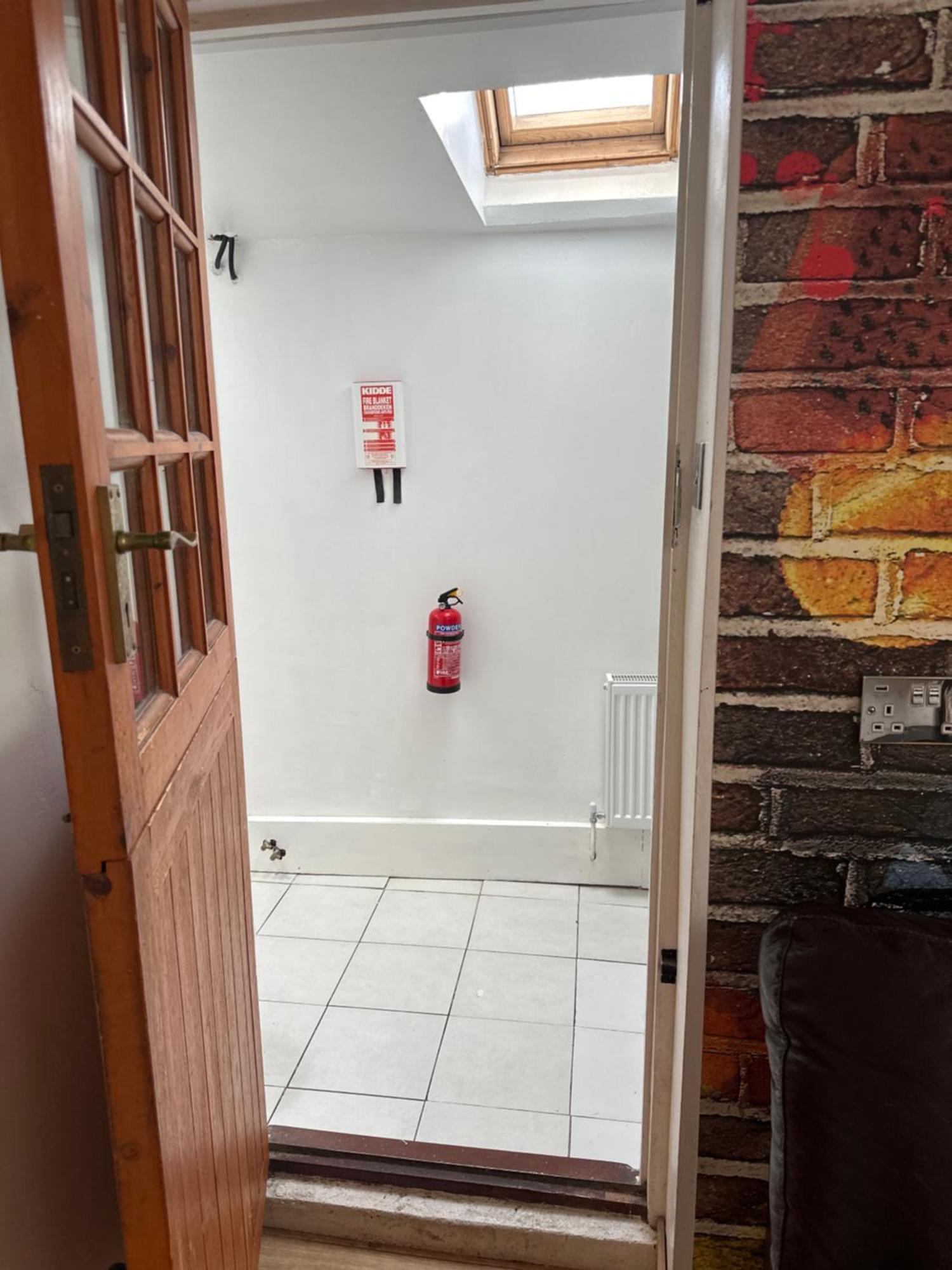 Hotel Barrs Court Beds Warmley Esterno foto